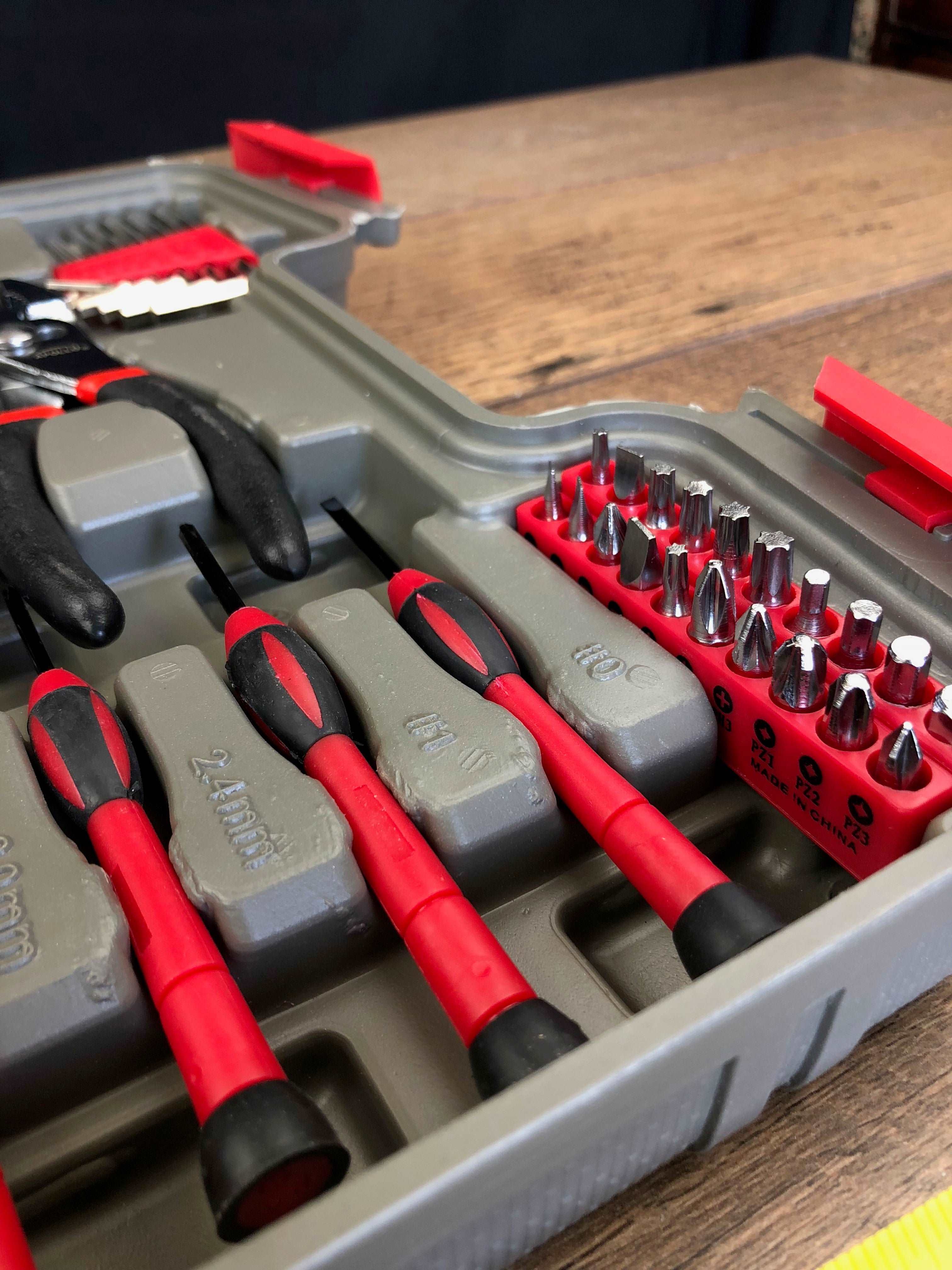 39 Piece General Tool Set - DT9706 - Image 13