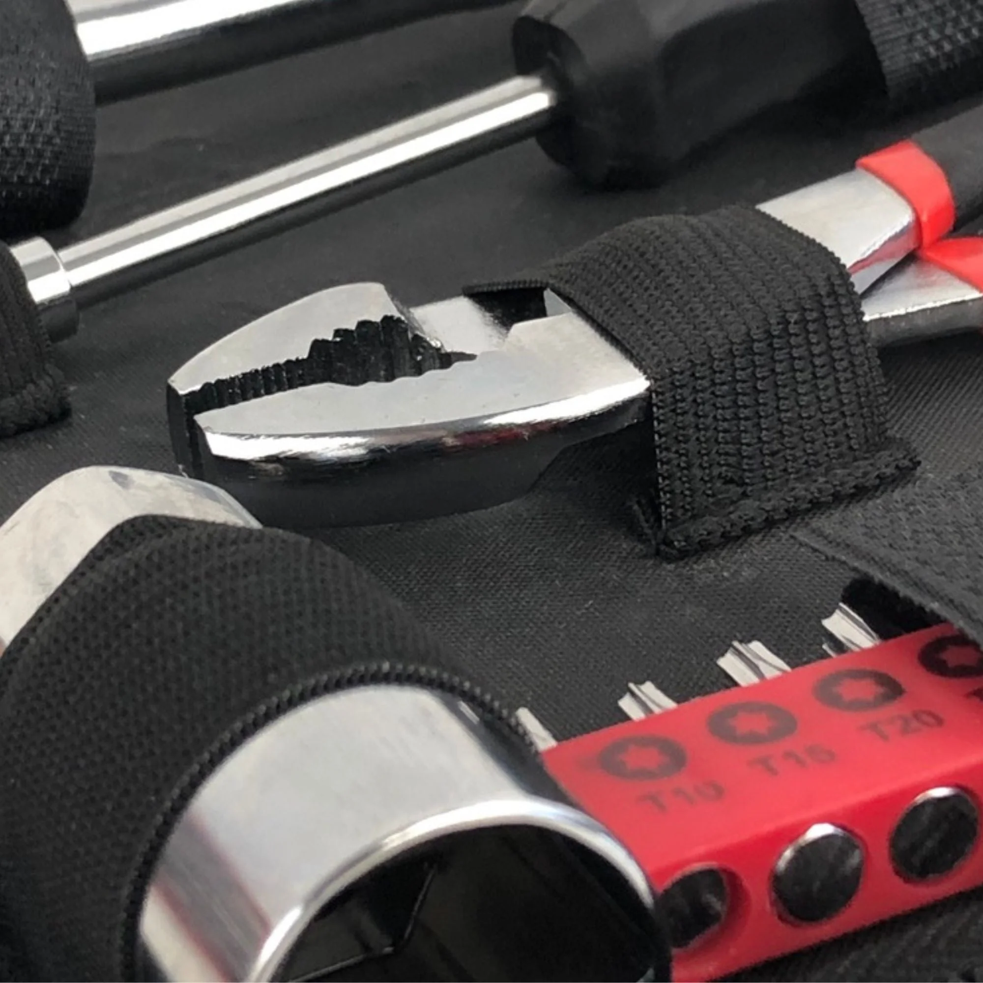 56 Piece Metric Auto Tool Set In Zipper Case - DT9775 - Image 7