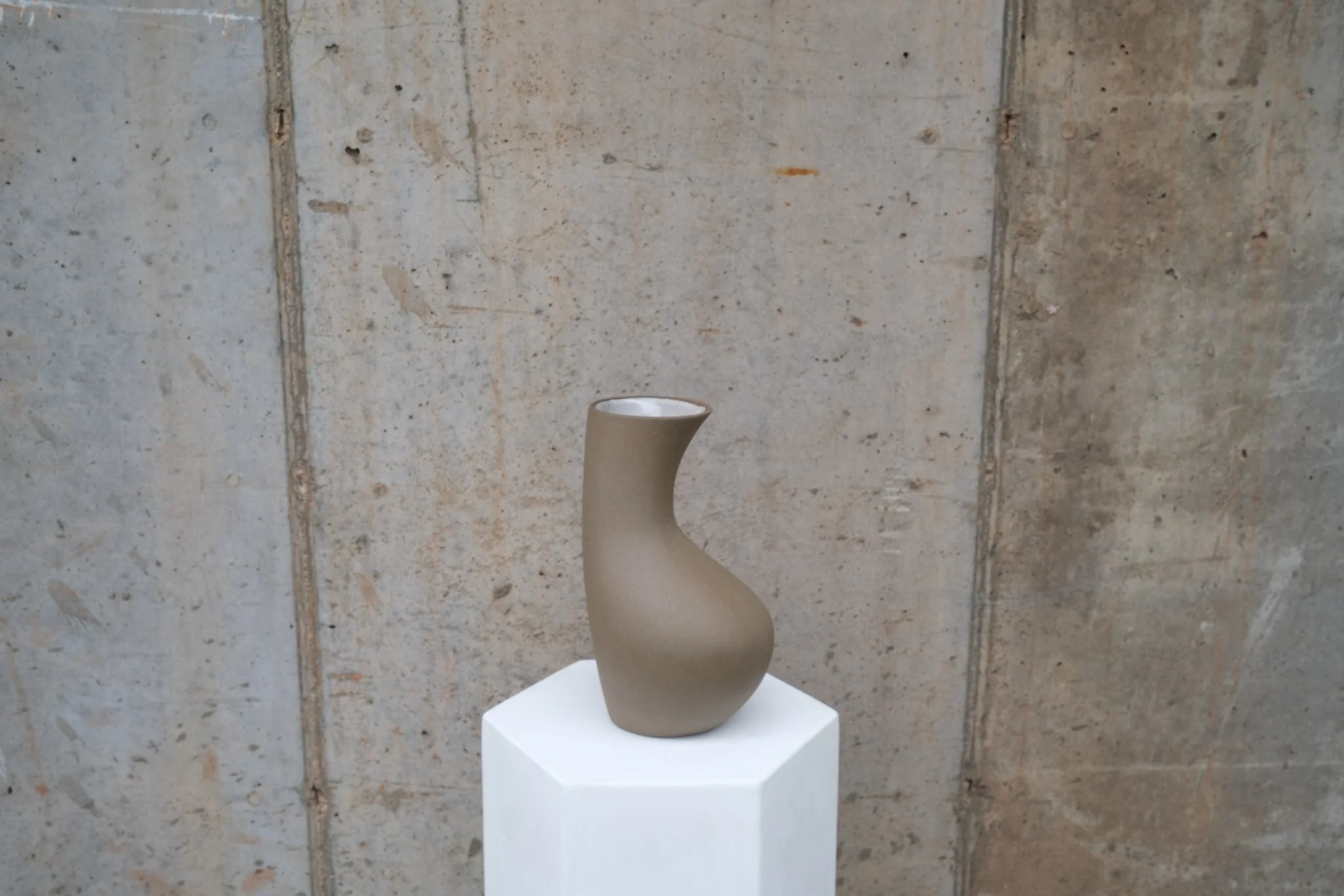 Ampersand Vase - Image 4