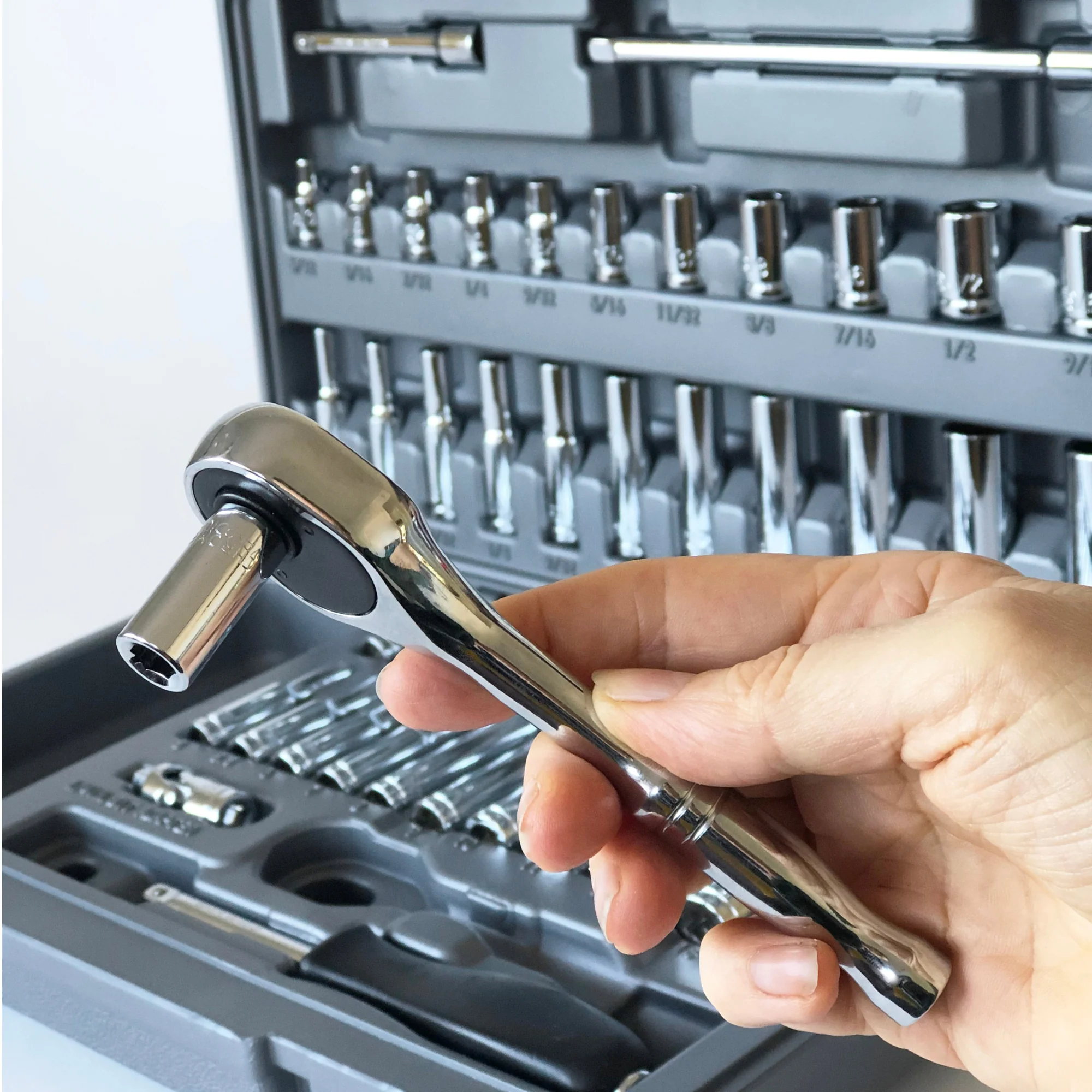 APOLLO TOOLS - DT0004-50 Piece ¼” Drive Socket Set - Image 9