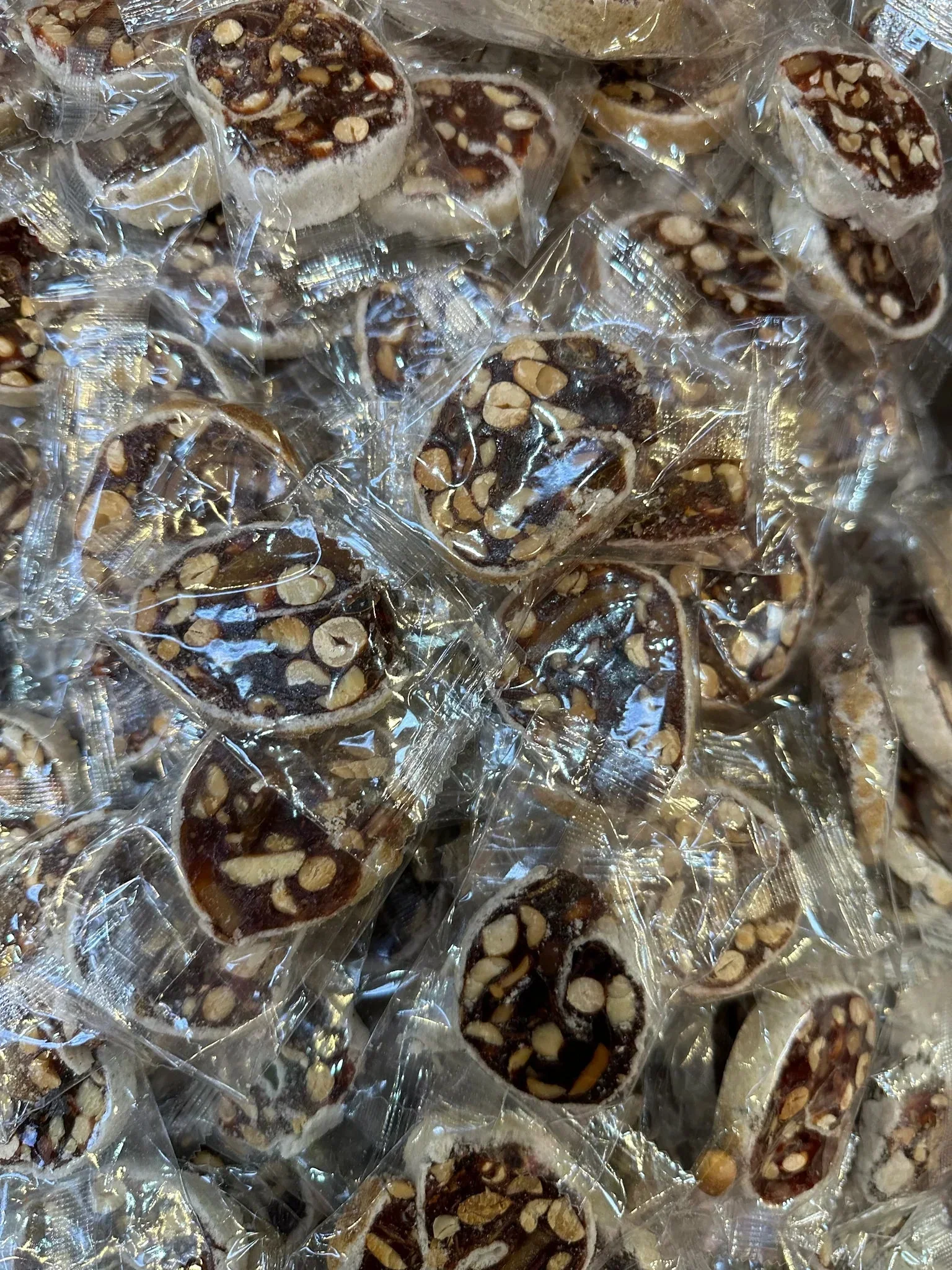 Banana Peanut Candy & Ginger Kumquat- Kẹo Chuối cuộn Đậu Phộng Gừng tắc - 0.5 lb