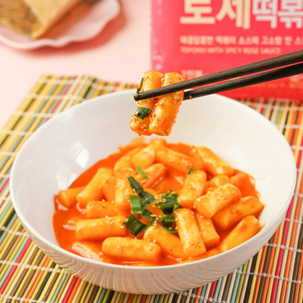 Dongwon Rose Topokki - Traditional Korean Rice Cake - 38.10 Oz ( 3 Pack/ Bag ) - Image 3